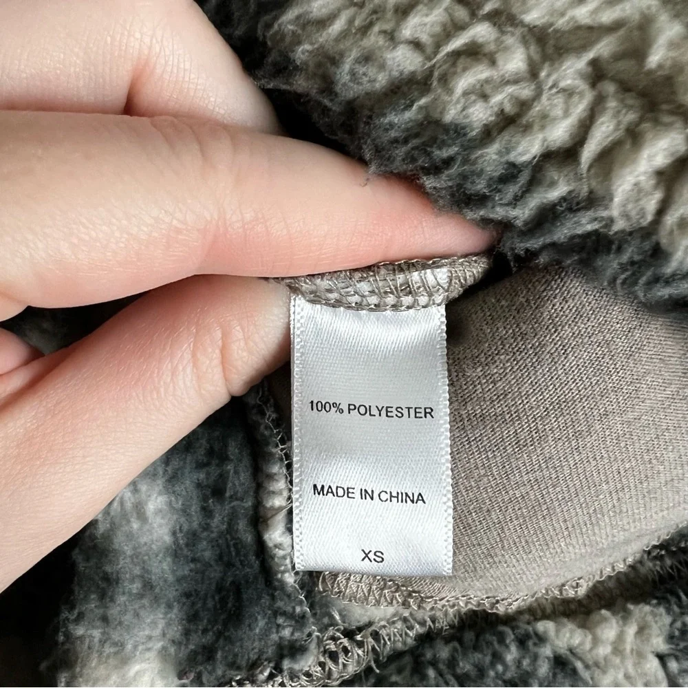 Koolaburra by Ugg Brushed Back Sherpa Oversized Pullover Check Plaid Size XS